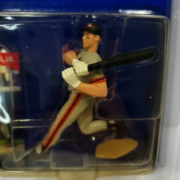 MLB Starting Lineup SLU Cal Ripken Jr. Action Figure Baltimore Orioles 1995 - Picture 2 of 4